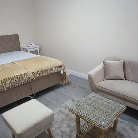 Apartament Pri Hrade *